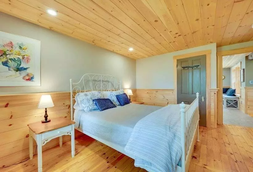Lakefront Lovell Home W/ Dock: Walk To Town Beach!