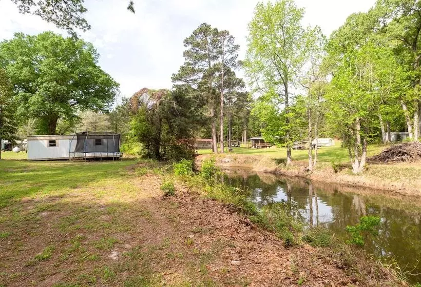 Lakefront Many Vacation Home W/ Kayaks!