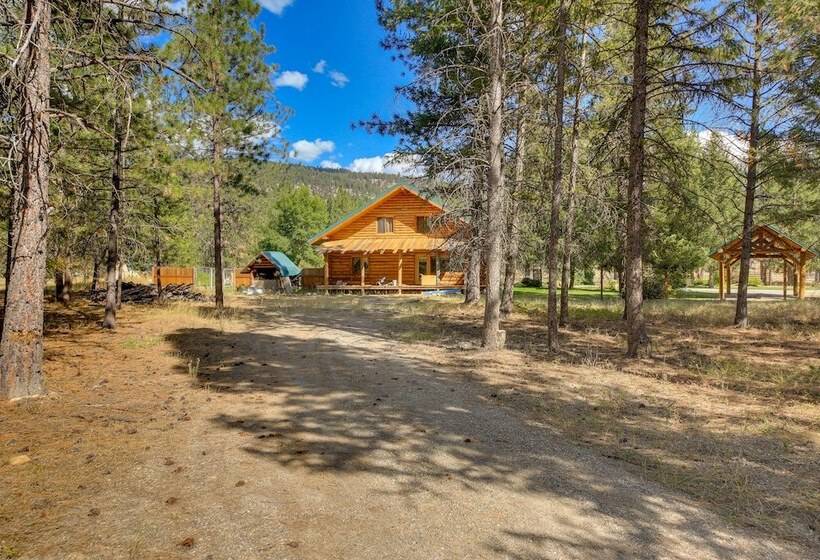 Libby Home W/ Mountain Views: Gazebo & Fire Pit!