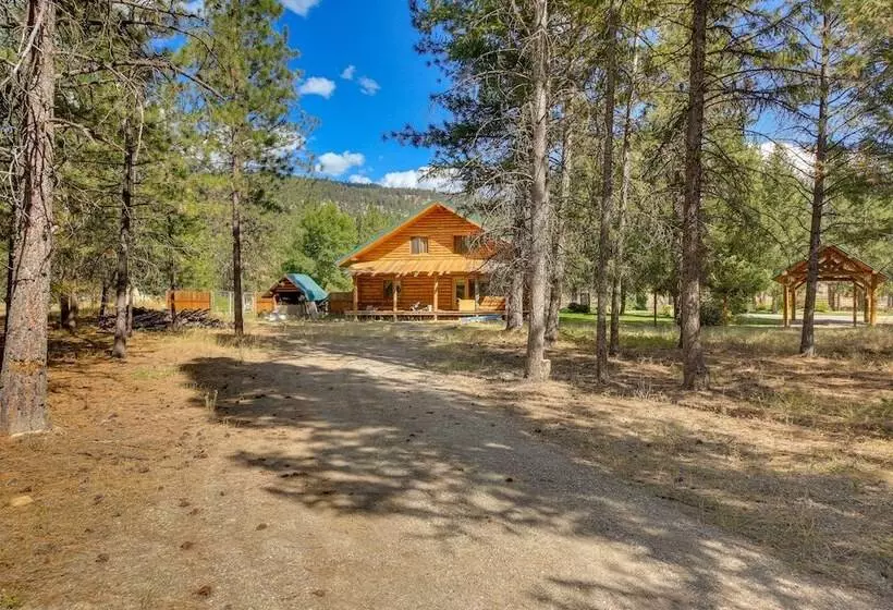 Libby Home W/ Mountain Views: Gazebo & Fire Pit!