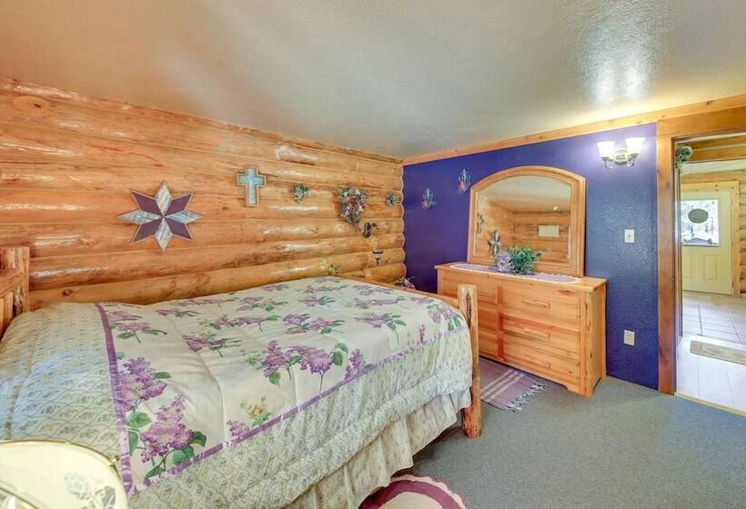 Libby Home W/ Mountain Views: Gazebo & Fire Pit!