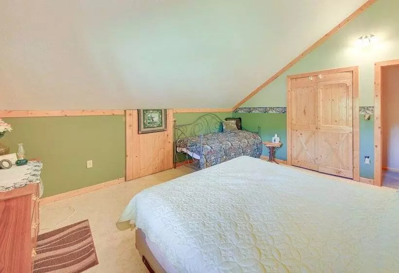 Libby Home W/ Mountain Views: Gazebo & Fire Pit!