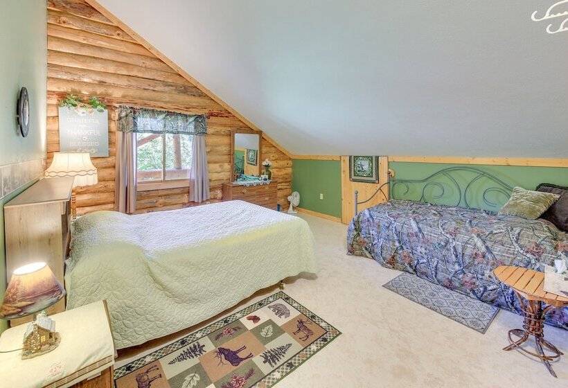 Libby Home W/ Mountain Views: Gazebo & Fire Pit!