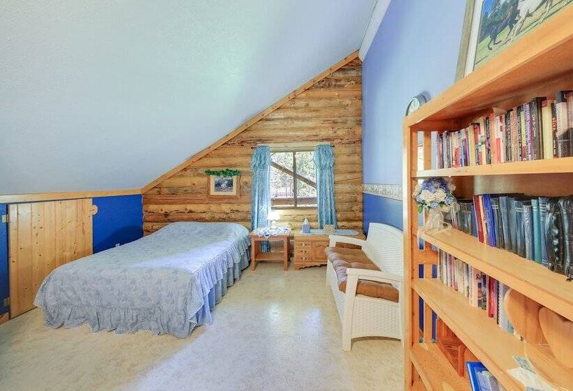 Libby Home W/ Mountain Views: Gazebo & Fire Pit!