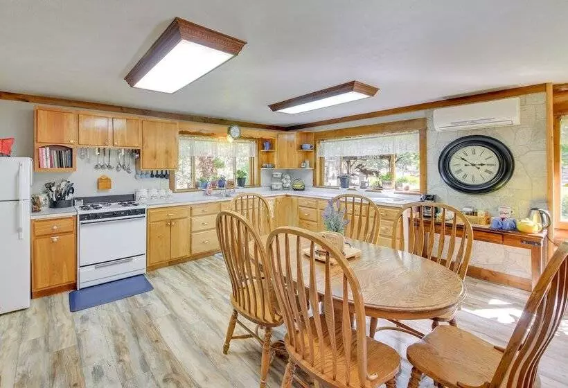 Libby Home W/ Mountain Views: Gazebo & Fire Pit!