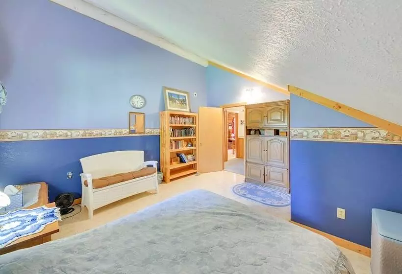 Libby Home W/ Mountain Views: Gazebo & Fire Pit!