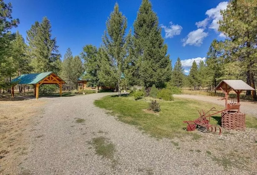 Libby Home W/ Mountain Views: Gazebo & Fire Pit!