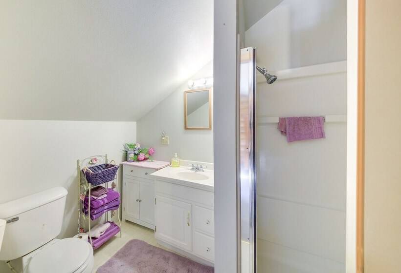 Libby Home W/ Mountain Views: Gazebo & Fire Pit!