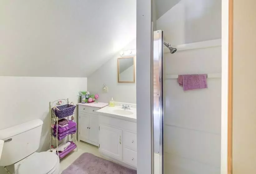 Libby Home W/ Mountain Views: Gazebo & Fire Pit!