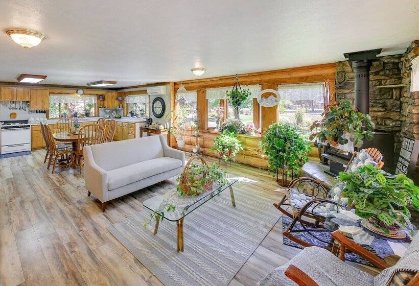 Libby Home W/ Mountain Views: Gazebo & Fire Pit!