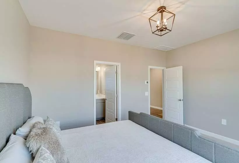 Maricopa Home W/ Yard   1 Mi To Harrahs Casino!