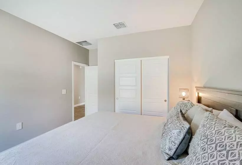 Maricopa Home W/ Yard   1 Mi To Harrahs Casino!