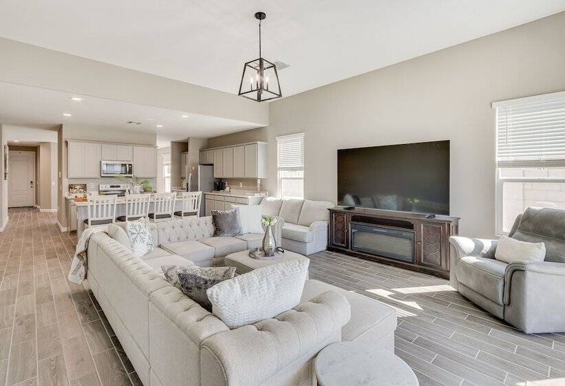 Maricopa Home W/ Yard 1 Mi To Harrahs Casino!