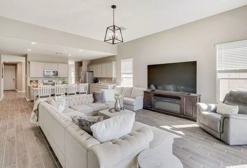 Maricopa Home W/ Yard   1 Mi To Harrahs Casino!