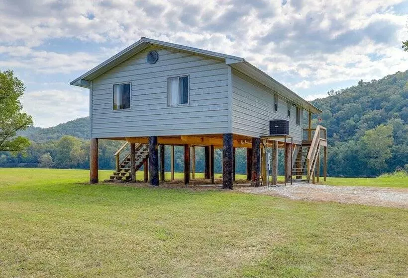 Melbourne Home W/ Fire Pit On The White River!