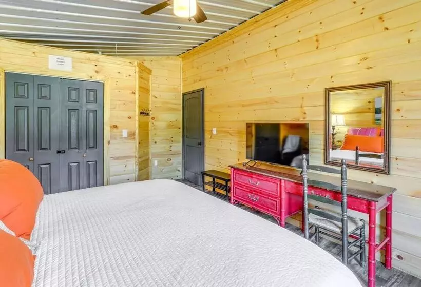 Melbourne Home W/ Fire Pit On The White River!