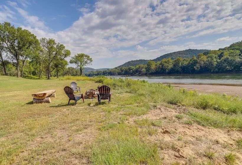 Melbourne Home W/ Fire Pit On The White River!