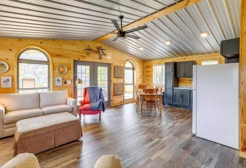 Melbourne Home W/ Fire Pit On The White River!