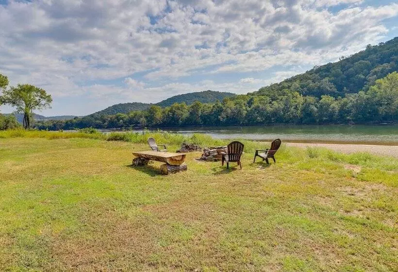 Melbourne Home W/ Fire Pit On The White River!
