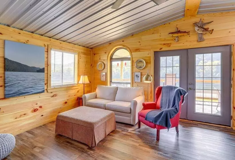 Melbourne Home W/ Fire Pit On The White River!