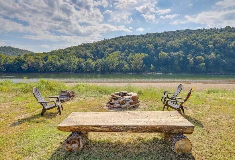 Melbourne Home W/ Fire Pit On The White River!