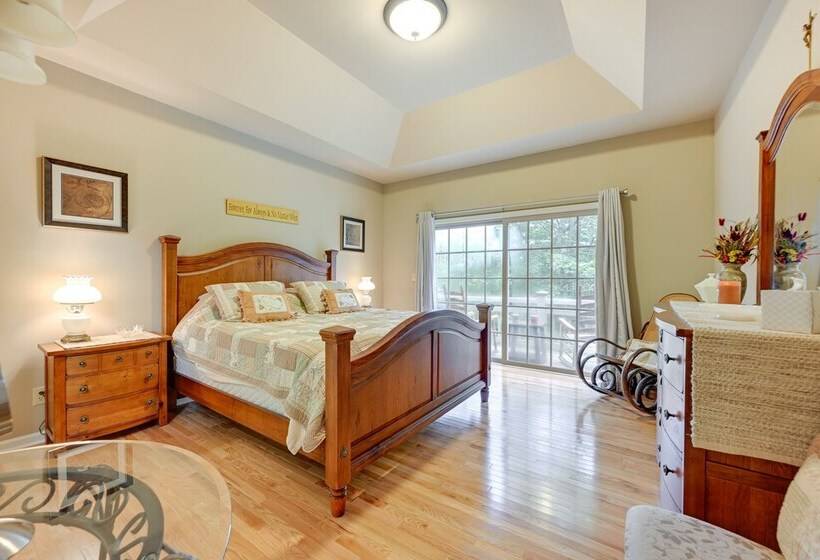 Peaceful Franklin Mountain Retreat W/ Deck