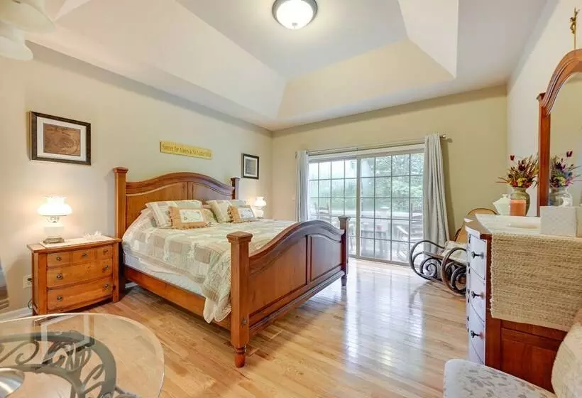 Peaceful Franklin Mountain Retreat W/ Deck