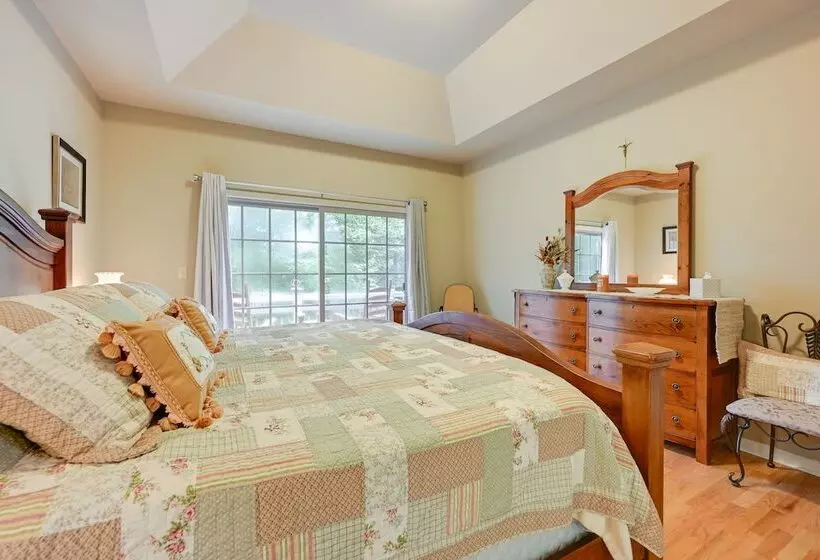 Peaceful Franklin Mountain Retreat W/ Deck