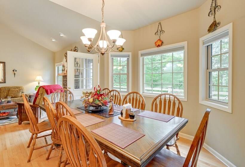 Peaceful Franklin Mountain Retreat W/ Deck