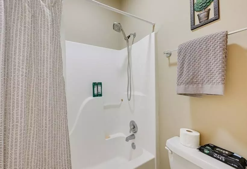 Peaceful Franklin Mountain Retreat W/ Deck