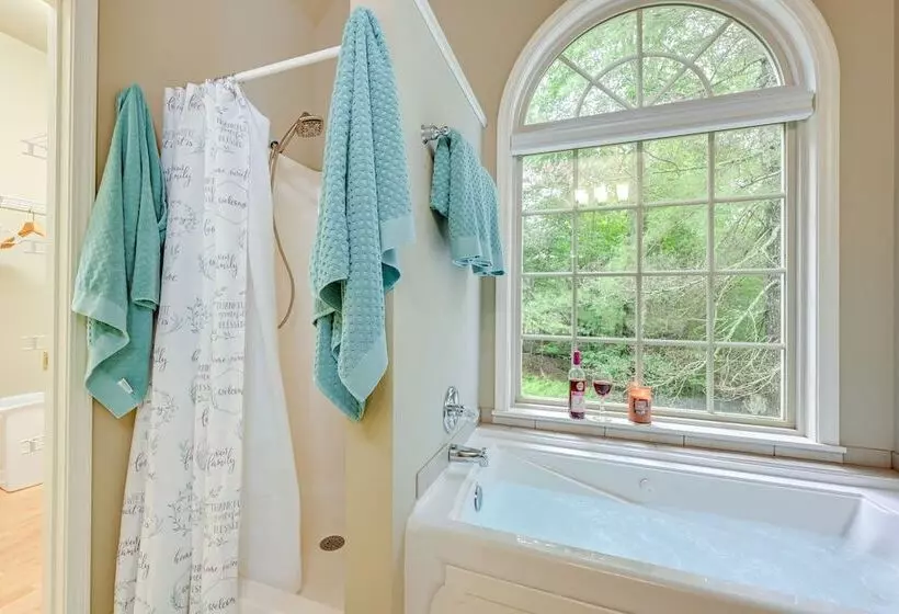 Peaceful Franklin Mountain Retreat W/ Deck