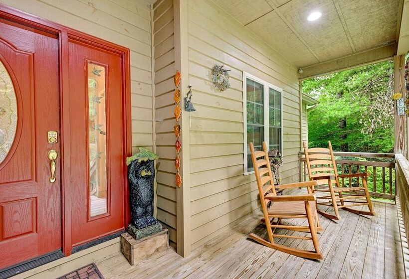 Peaceful Franklin Mountain Retreat W/ Deck