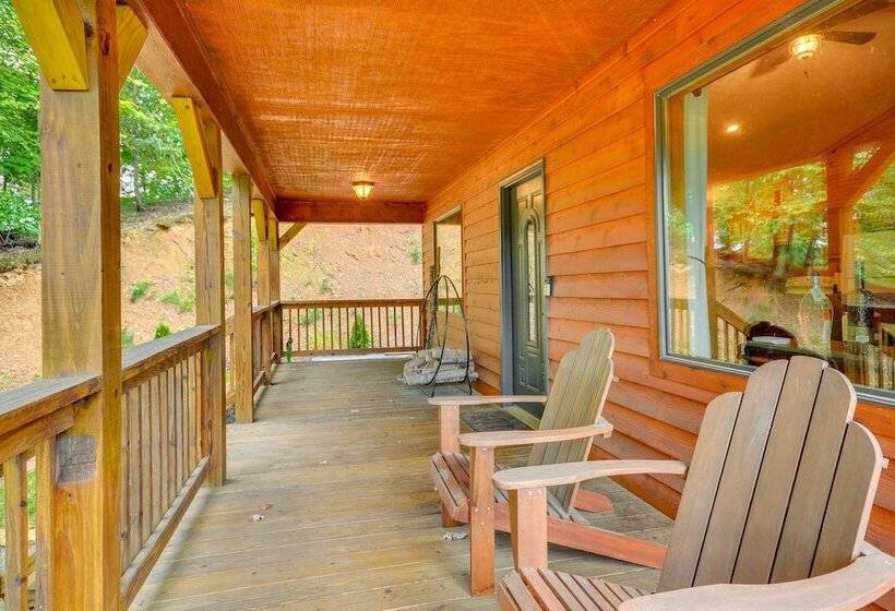 Mtn View + Fire Pit: Pet Friendly Woodlawn Cabin!