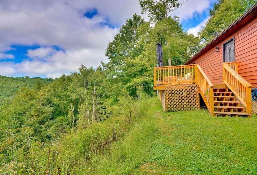 Mtn View + Fire Pit: Pet Friendly Woodlawn Cabin!