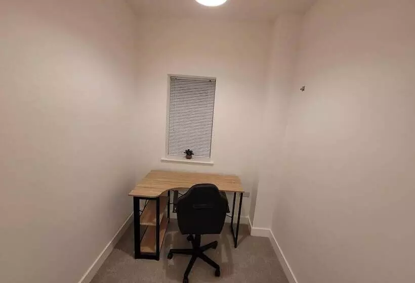 Residenssi Impeccable 2 Bed House In Milton Keynes