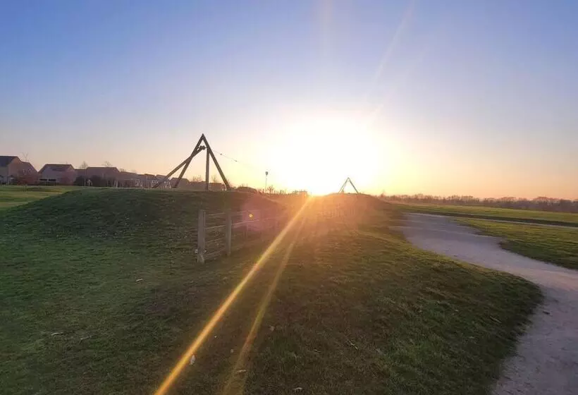 Residenssi Impeccable 2 Bed House In Milton Keynes