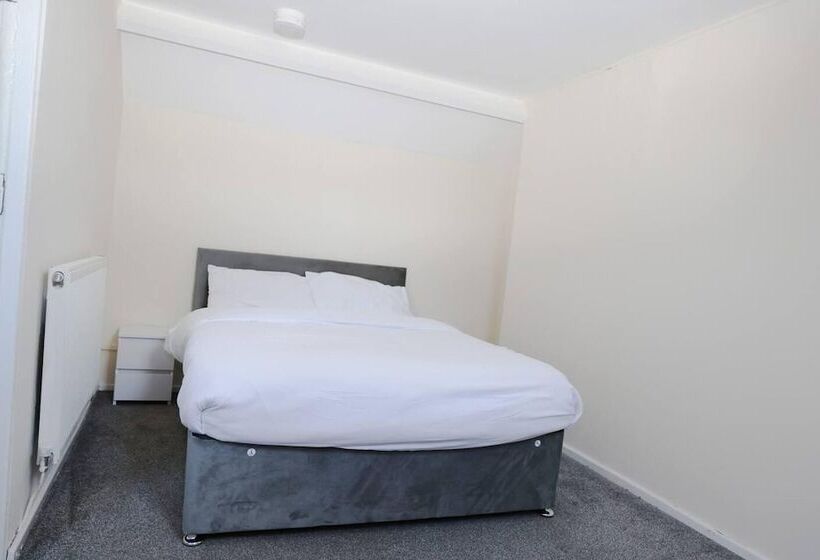 레지던스 Stunning 5 Bed House In Newcastle Upon Tyne