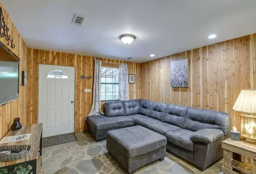 Riverfront Briceville Cabin W/ Patio & Fire Pit!