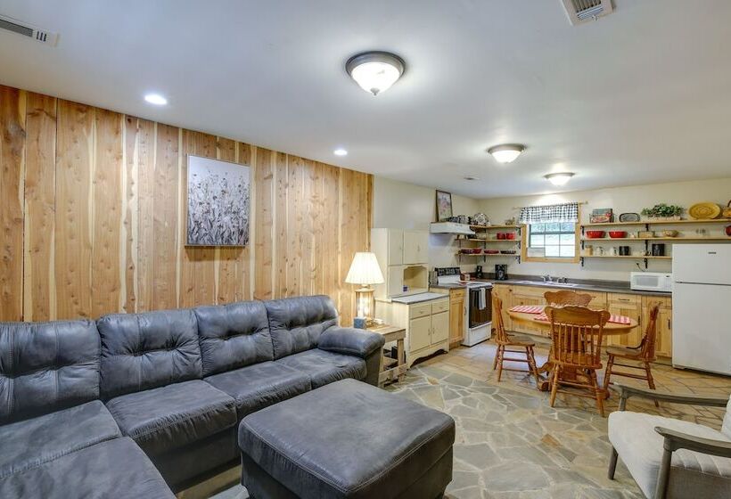 Riverfront Briceville Cabin W/ Patio & Fire Pit!