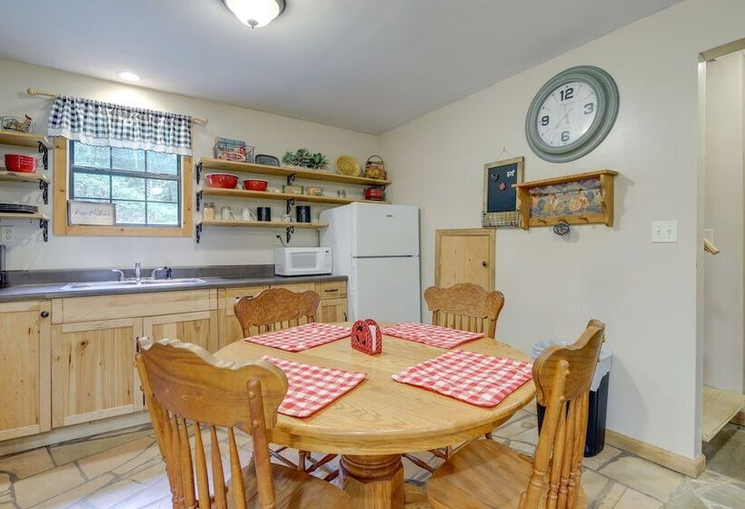 Riverfront Briceville Cabin W/ Patio & Fire Pit!