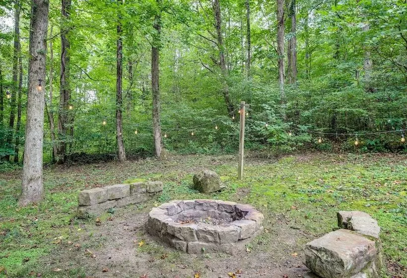 Riverfront Briceville Cabin W/ Patio & Fire Pit!