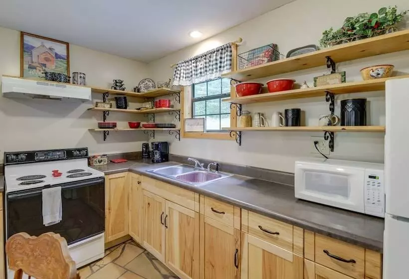 Riverfront Briceville Cabin W/ Patio & Fire Pit!