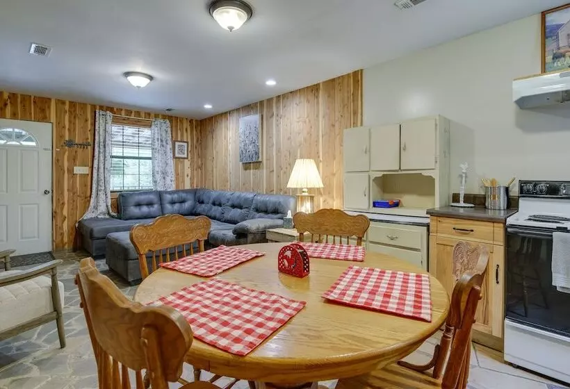 Riverfront Briceville Cabin W/ Patio & Fire Pit!
