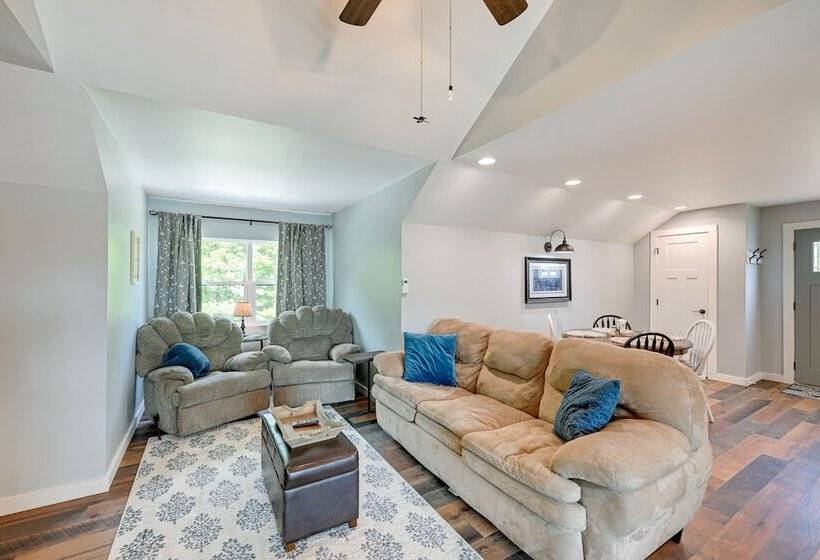 Scenic Bryson City Retreat W/ Direct Lake Access!