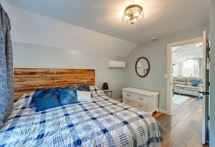 Scenic Bryson City Retreat W/ Direct Lake Access!