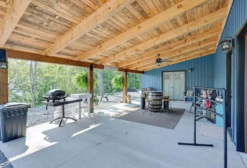 Scenic Bryson City Retreat W/ Direct Lake Access!