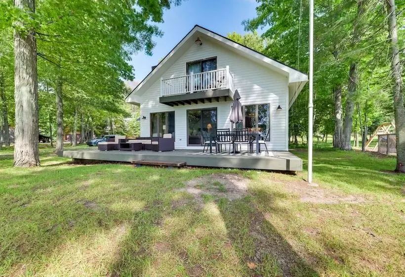 Scenic Cottage W/ Private Dock On Torch Lake