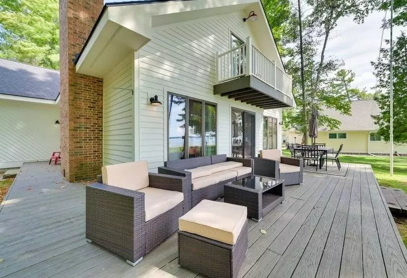 Scenic Cottage W/ Private Dock On Torch Lake