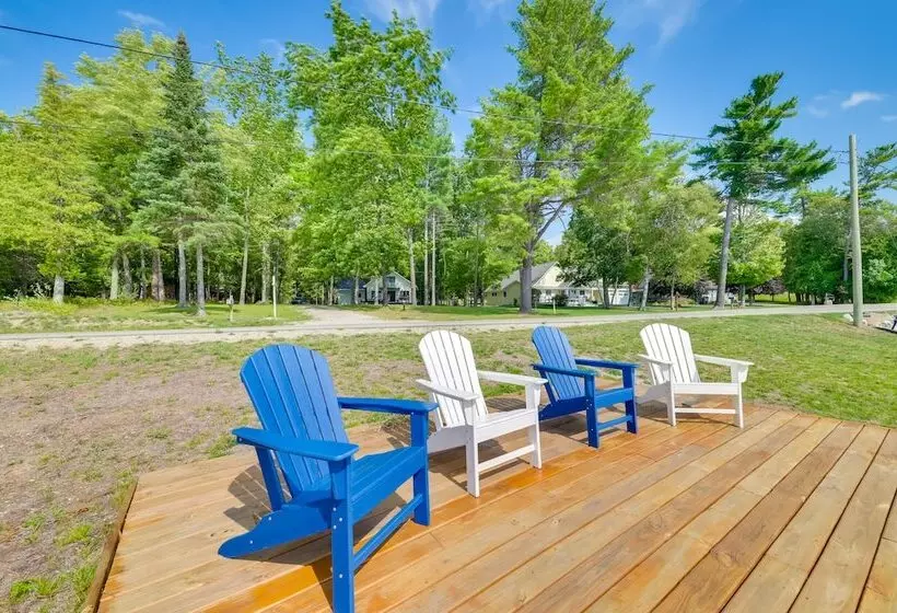 Scenic Cottage W/ Private Dock On Torch Lake