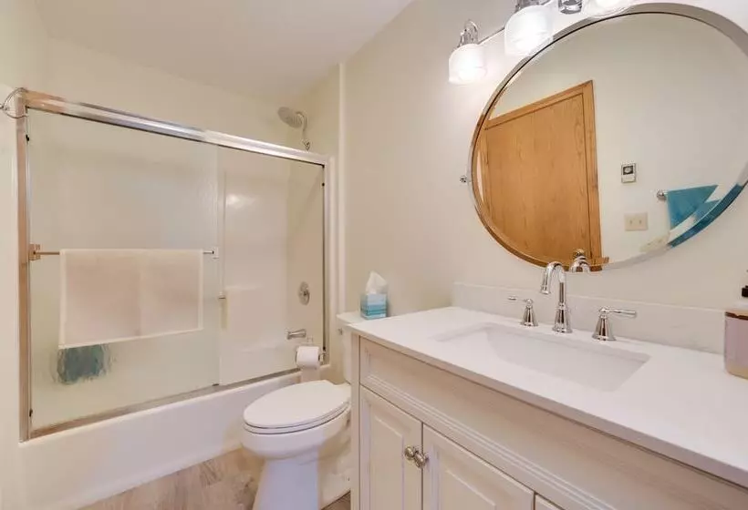 Scenic Cottage W/ Private Dock On Torch Lake